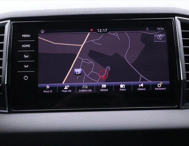 Škoda Karoq SUV / Terénní 2,0 l 110 kw