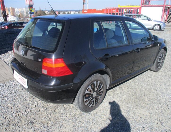 Volkswagen Golf Hatchback 1,6 l 77 kw