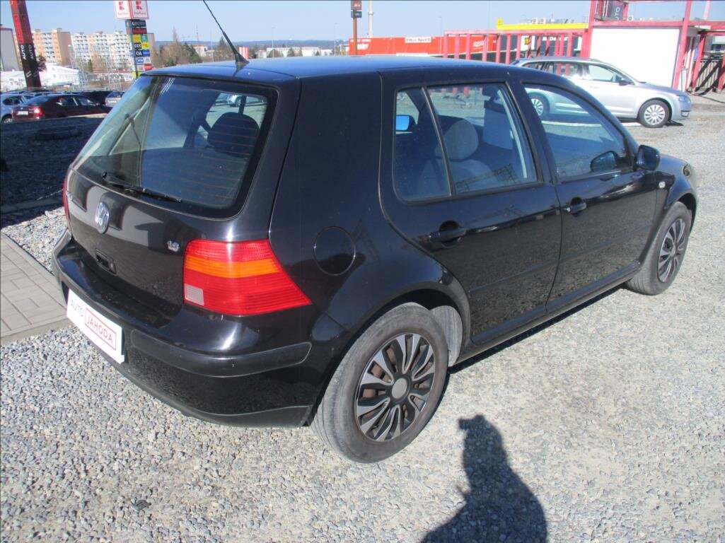 Volkswagen Golf Hatchback 1,6 l 77 kw