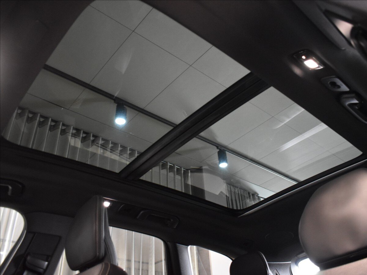 Volvo XC60 SUV / Terénní 2,0 l 184 kw