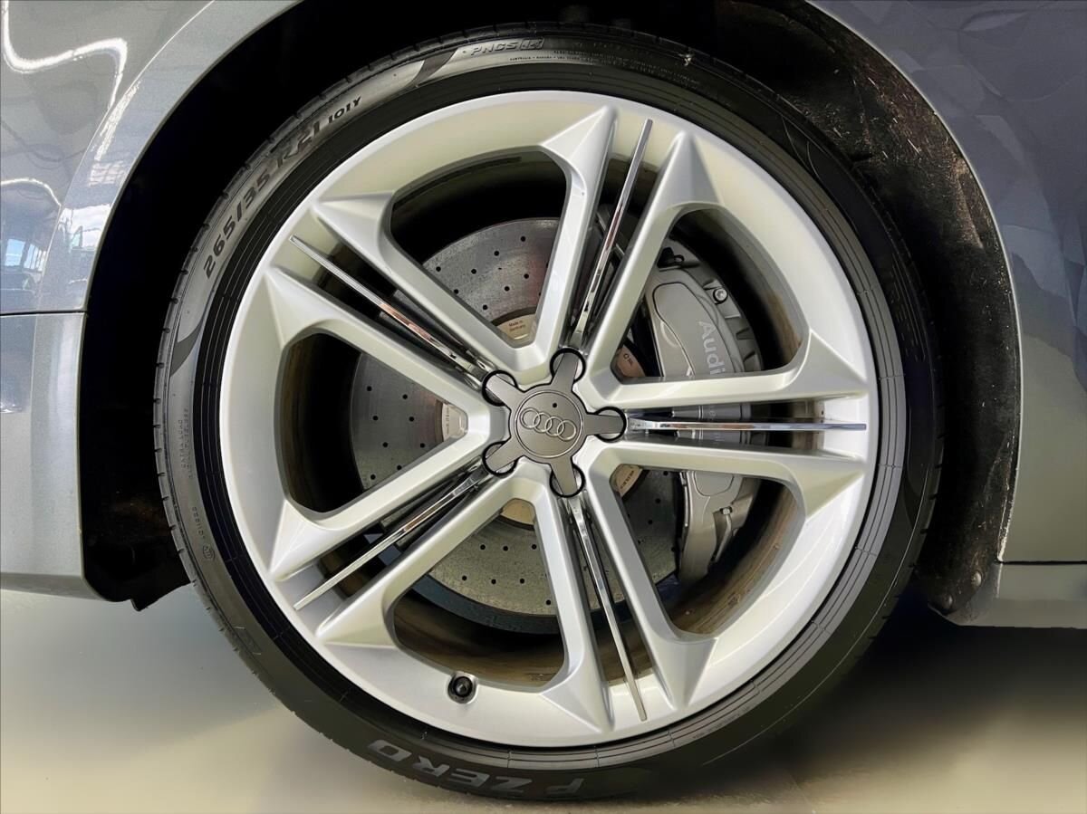 Audi S8 Sedan / Limuzína 4,0 l 382 kw