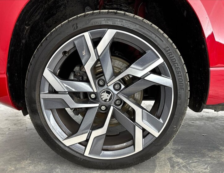 Škoda Karoq SUV / Terénní 1,5 l 110 kw