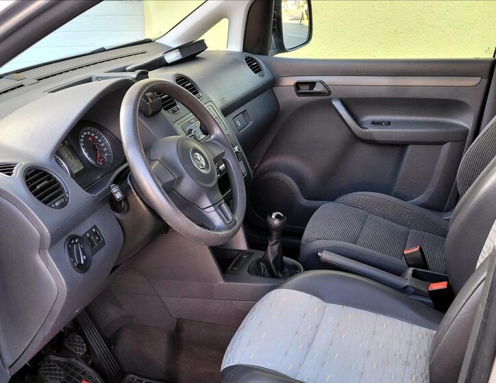 Volkswagen Caddy Skříň 1,6 l 75 kw