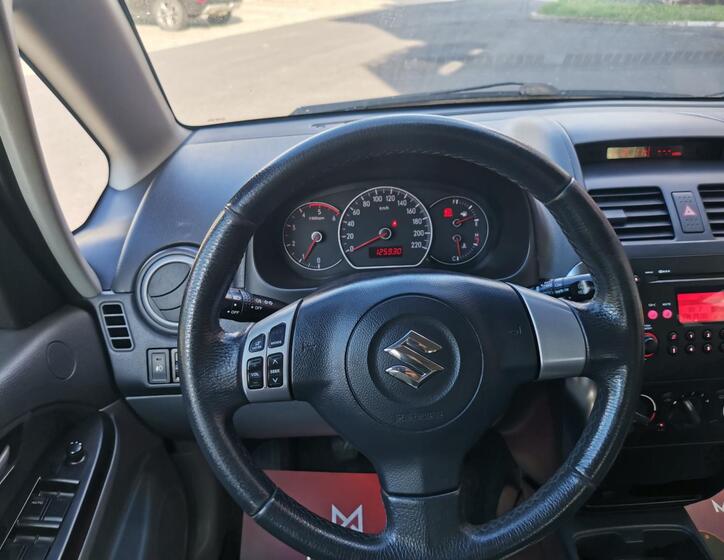 Suzuki SX4 13