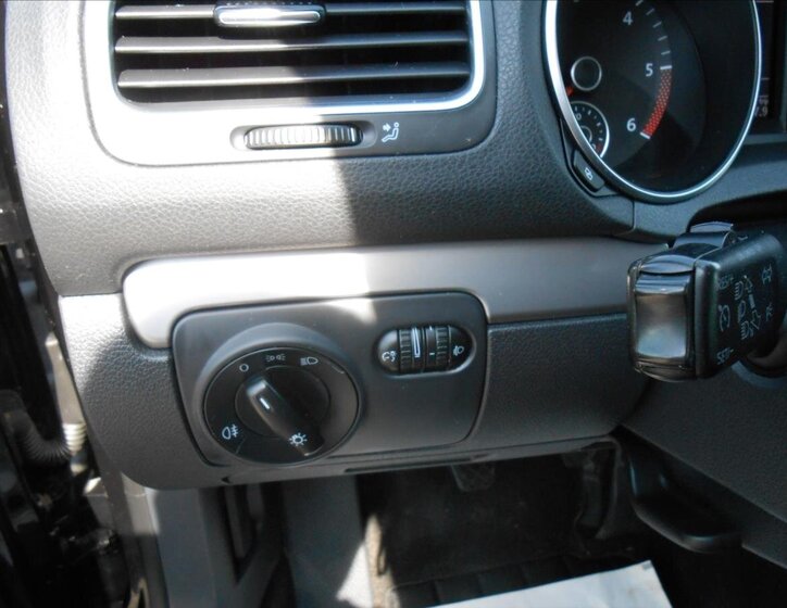 Volkswagen Golf Hatchback 1,6 l 77 kw