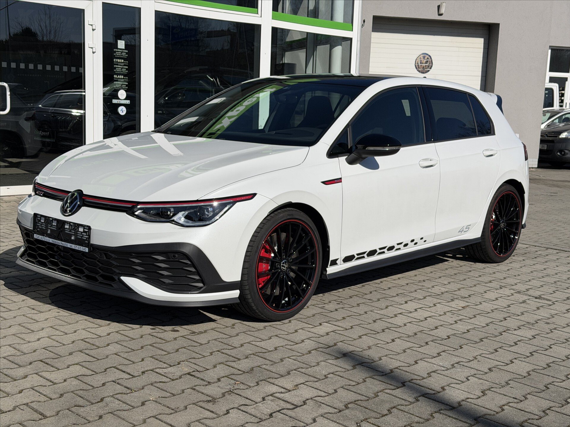 Volkswagen Golf Hatchback 2,0 l 221 kw