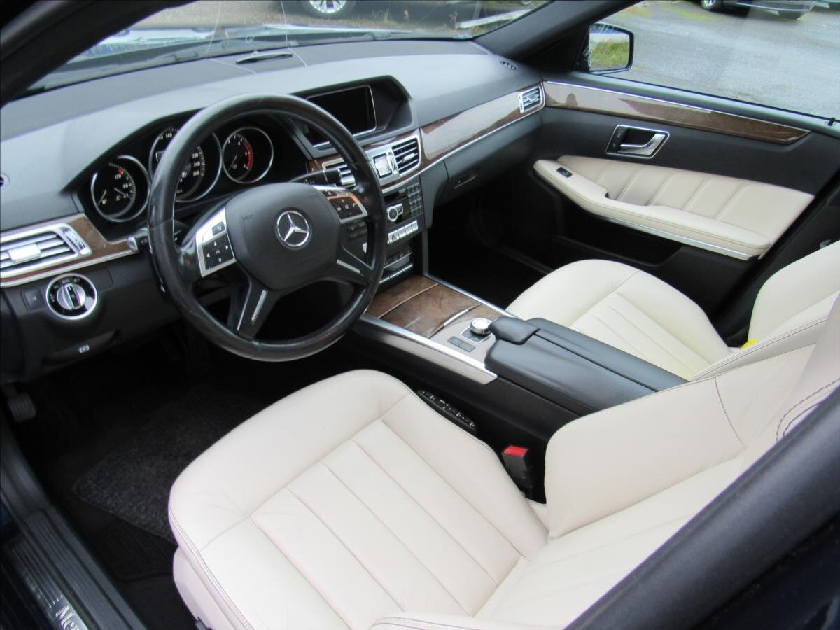 Mercedes-Benz Třídy E Sedan / Limuzína 3,0 l 190 kw