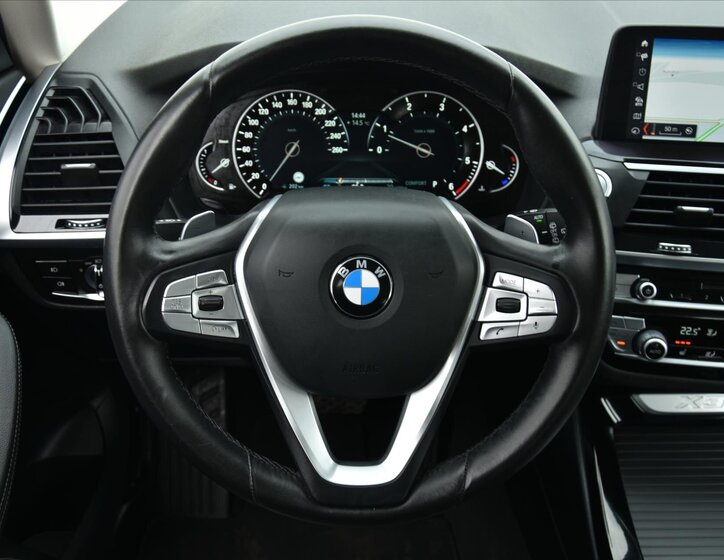 BMW X3 SUV / Terénní 2,0 l 140 kw