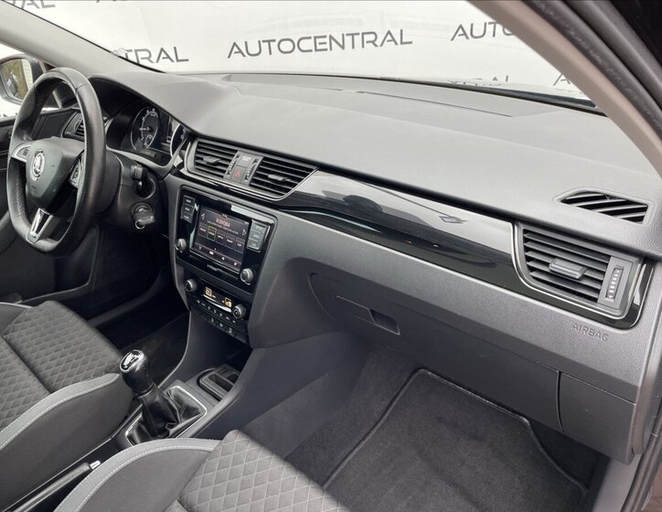 Škoda Rapid Hatchback 999,0 70 kw