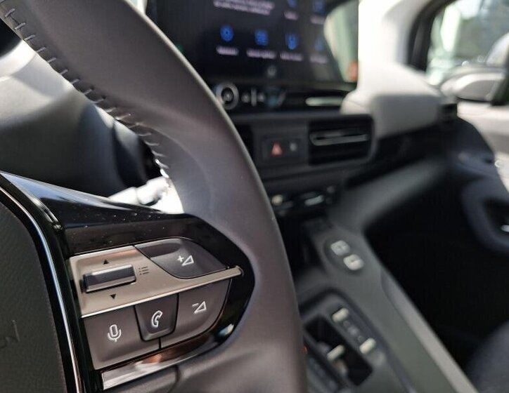 Peugeot Rifter MPV 1,5 l 96 kw