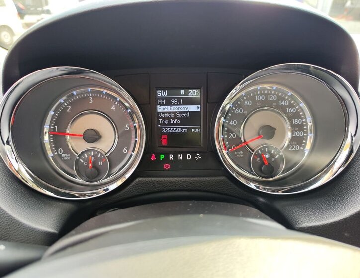 Lancia Voyager MPV 2,8 l 120 kw