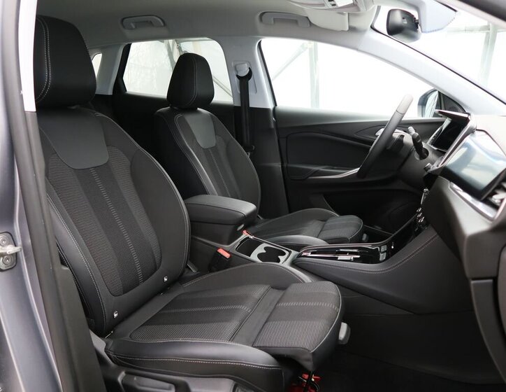 Opel Grandland SUV 1,2 l 96 kw