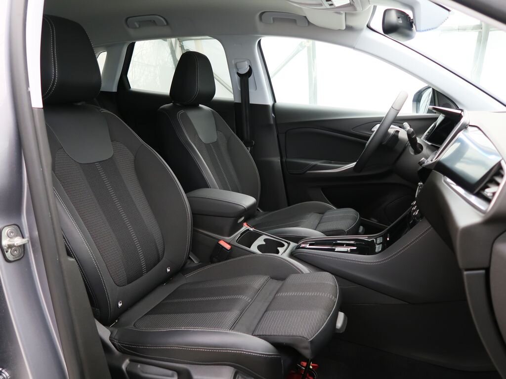 Opel Grandland SUV 1,2 l 96 kw