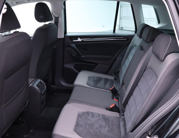 Volkswagen Golf Sportsvan 13