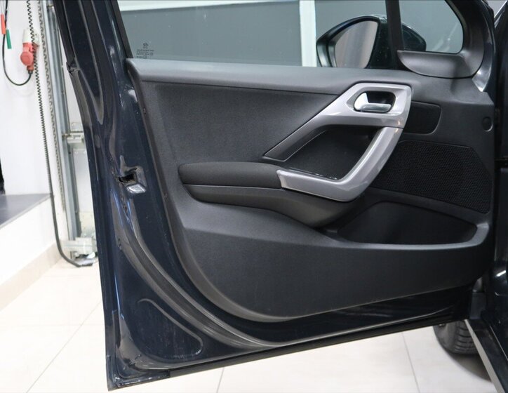 Peugeot 2008 SUV / Terénní 1,2 l 81 kw