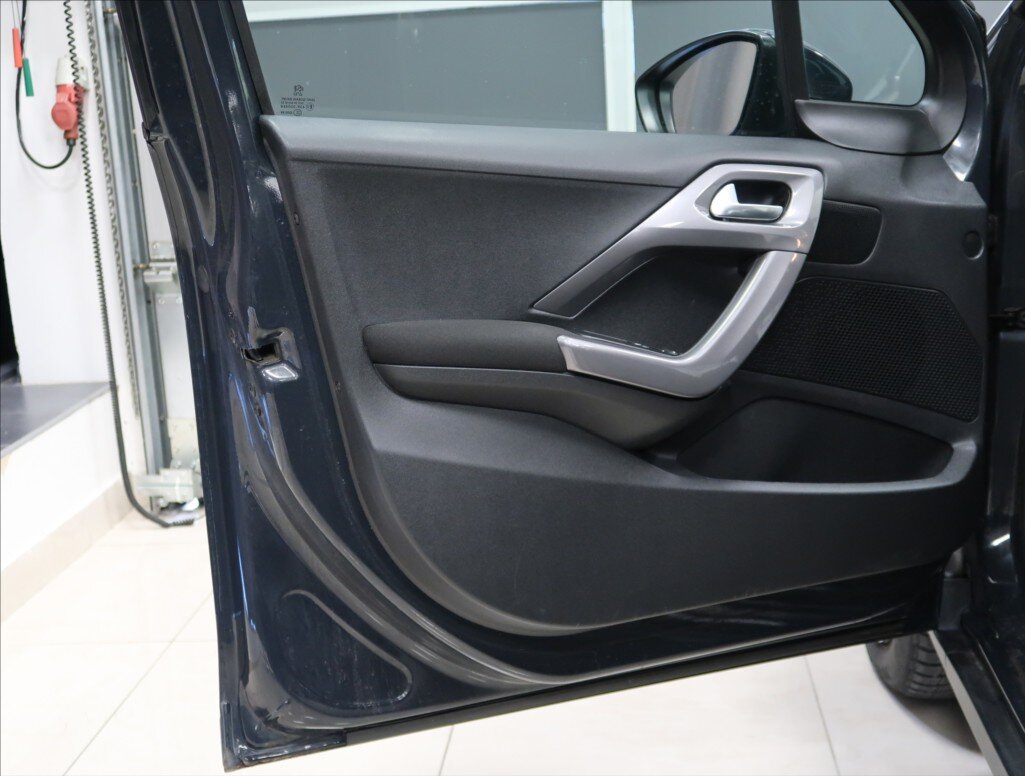 Peugeot 2008 SUV / Terénní 1,2 l 81 kw