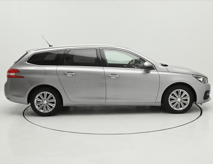 Peugeot 308 Kombi 1,5 l 96 kw