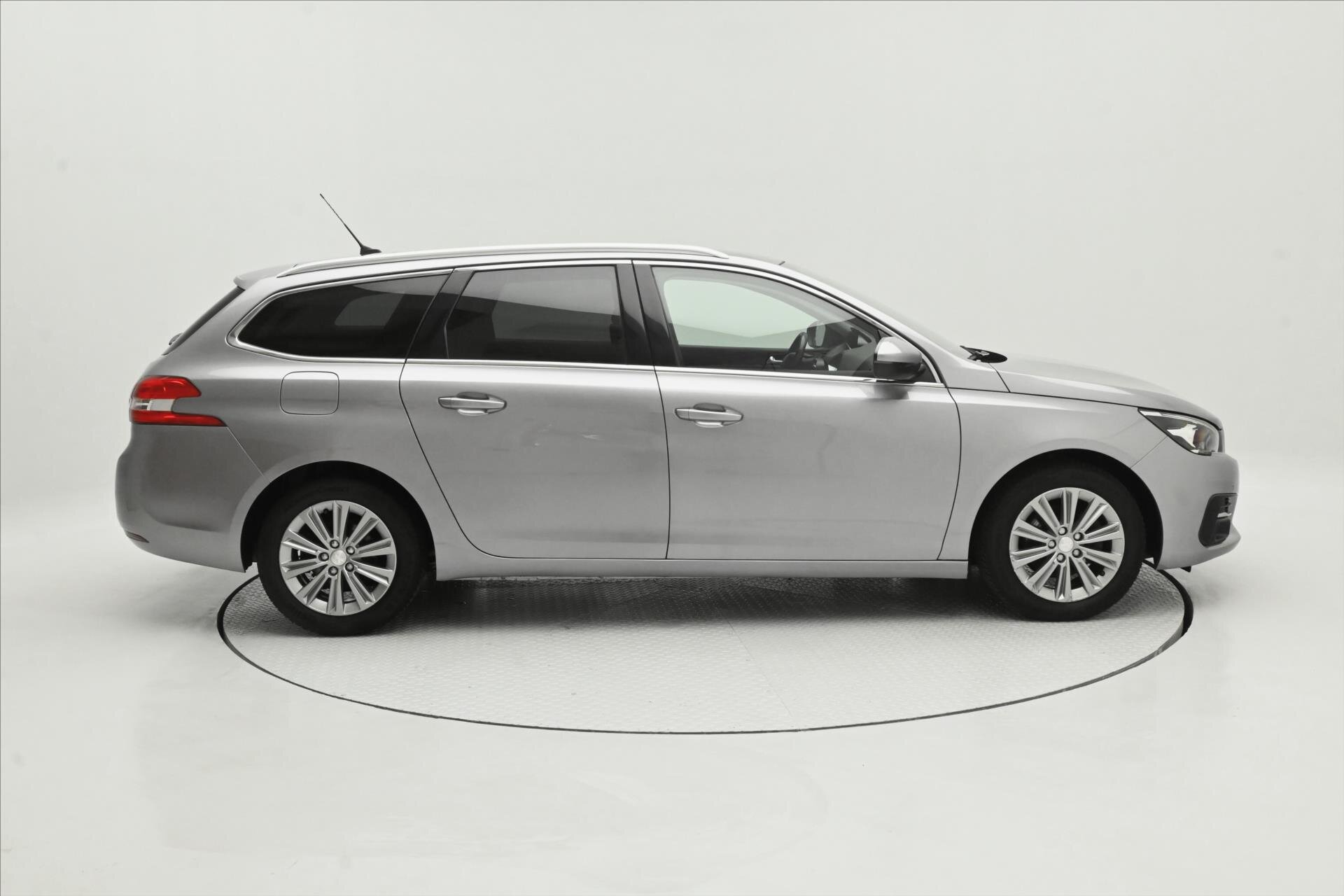 Peugeot 308 Kombi 1,5 l 96 kw