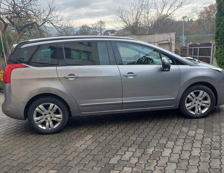 Peugeot 5008 MPV 0,0 0