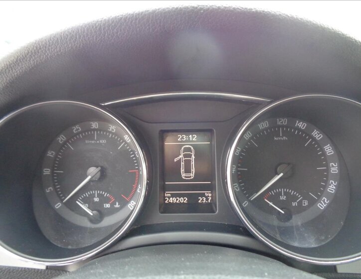 Škoda Superb Kombi 1,6 l 77 kw