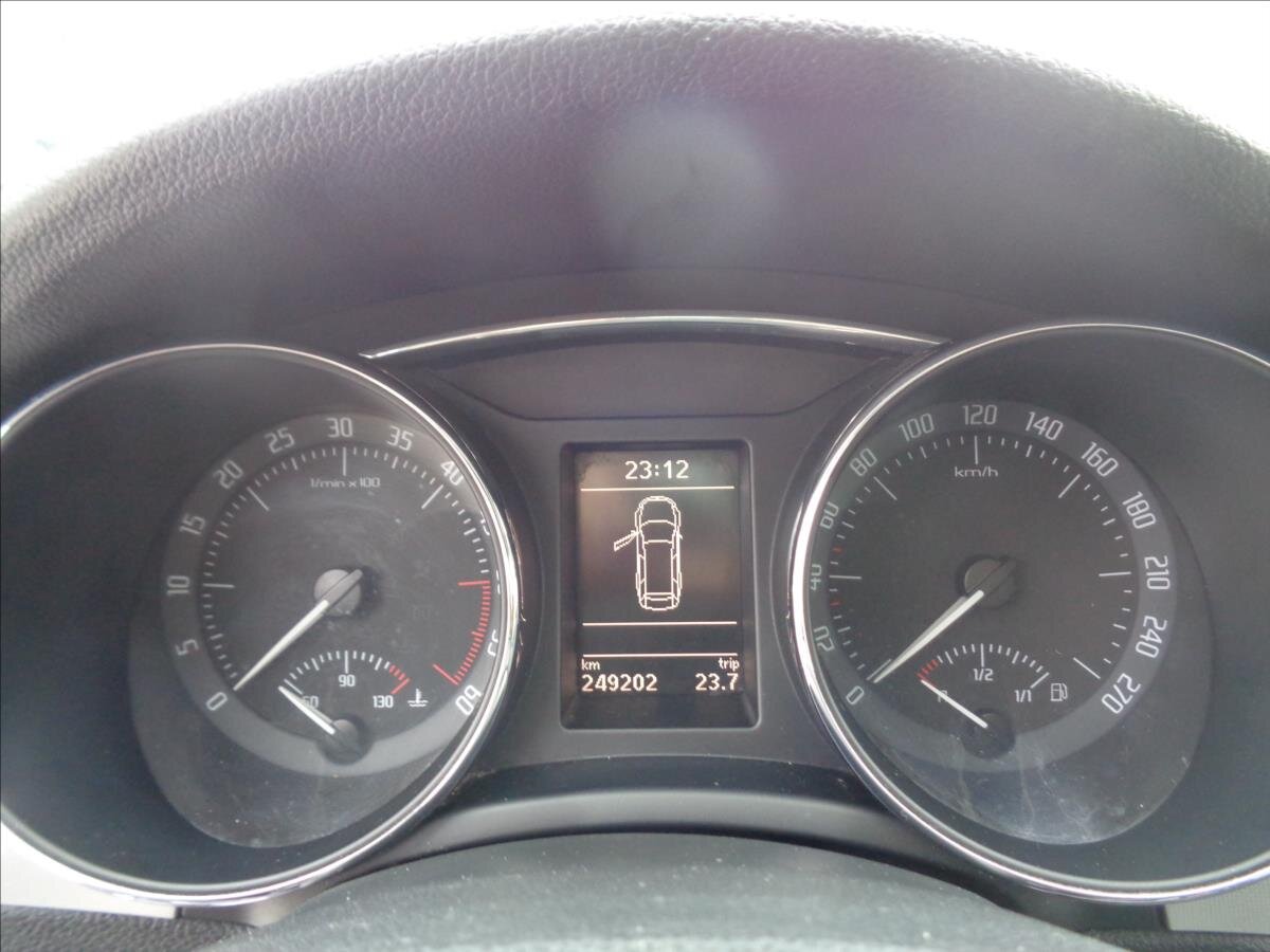 Škoda Superb Kombi 1,6 l 77 kw