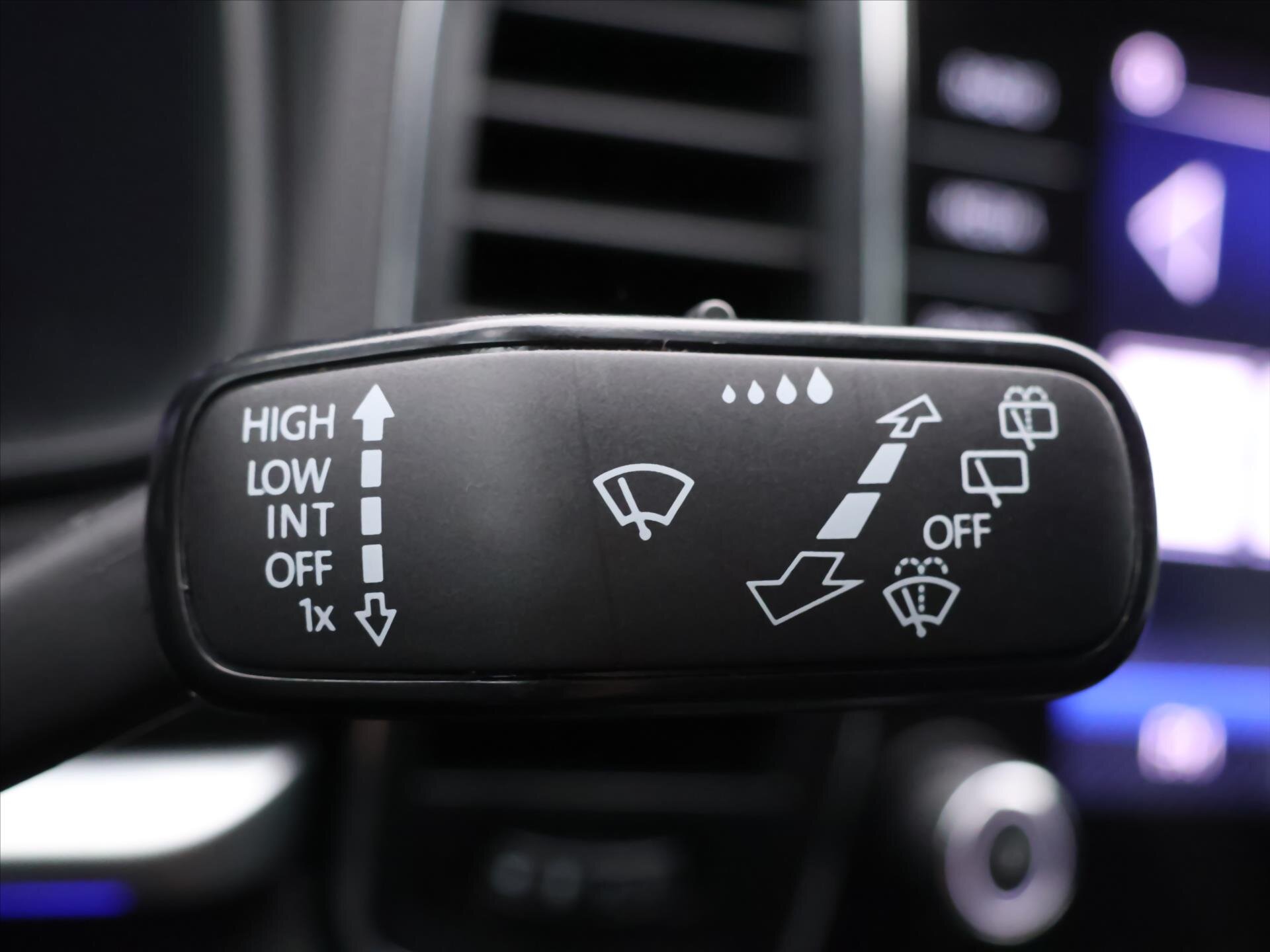 Škoda Karoq SUV / Terénní 1,6 l 85 kw