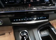 Cadillac Escalade 29