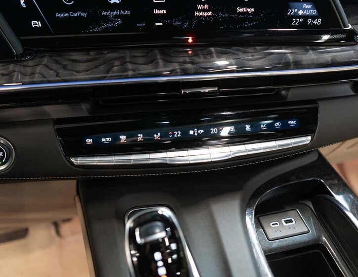 Cadillac Escalade 29