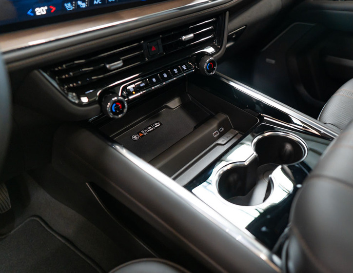 Chevrolet Suburban 29