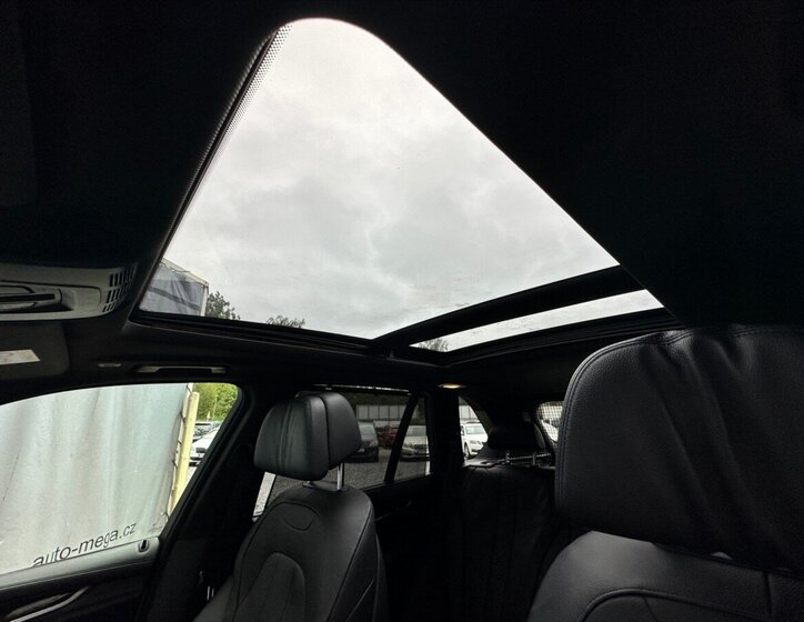 BMW X5 Kombi 3,0 l 280 kw