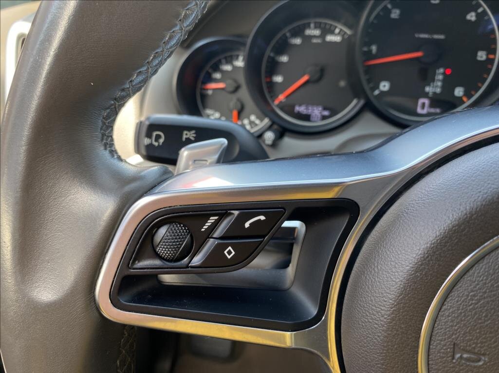 Porsche Cayenne SUV 3,0 l 184 kw