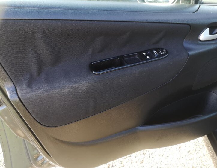 Peugeot 207 Hatchback 1,4 l 70 kw