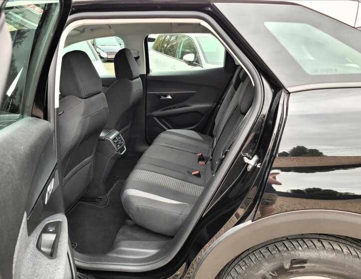 Peugeot 3008 SUV 1,5 l 96 kw