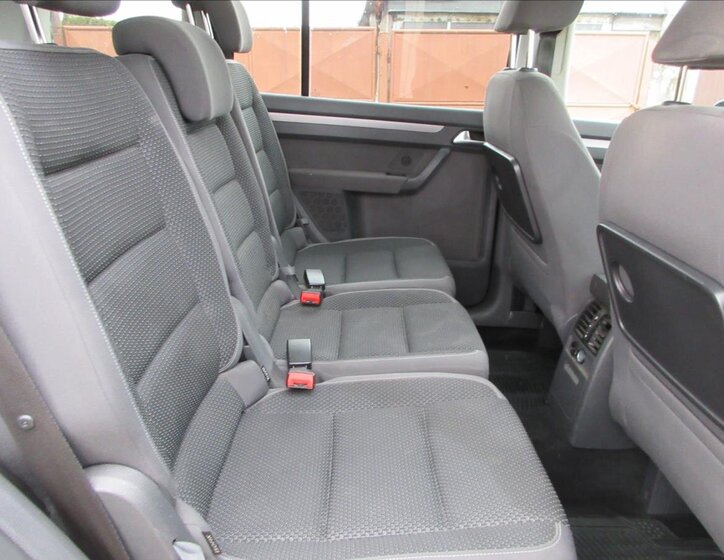 Volkswagen Touran Kombi 1,4 l 103 kw