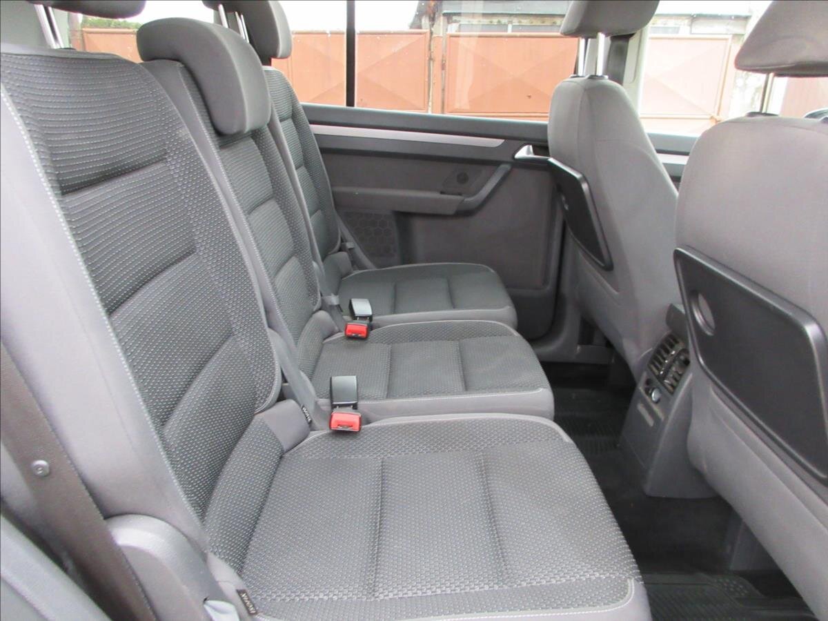 Volkswagen Touran Kombi 1,4 l 103 kw