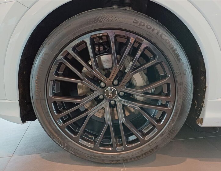 Audi Q8 SUV 3,0 l 210 kw