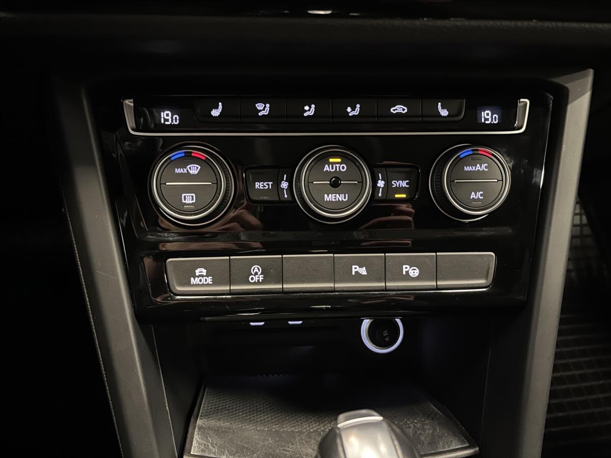 Volkswagen Touran MPV 1,5 l 110 kw