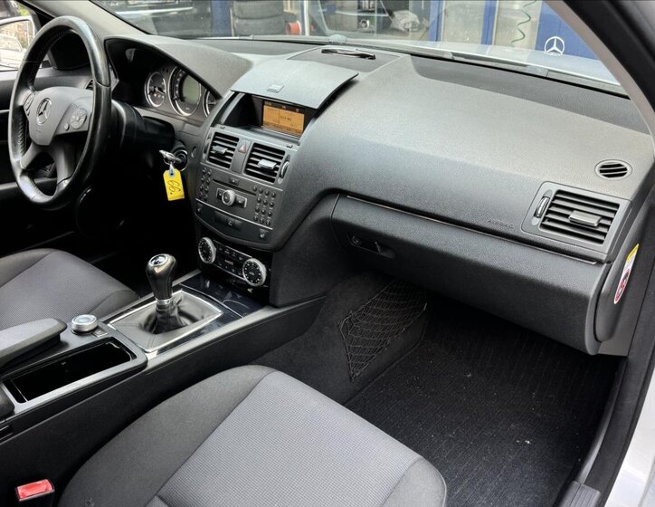 Mercedes-Benz Třídy C Kombi 2,1 l 100 kw