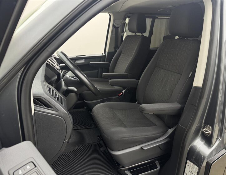 Volkswagen Caravelle Kombi 2,0 l 110 kw