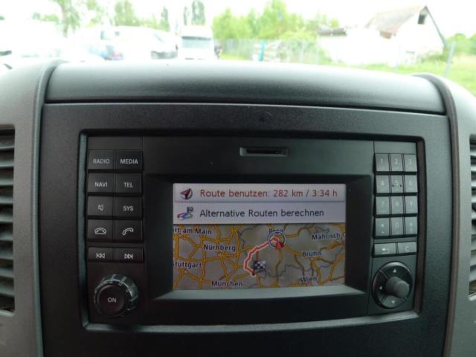 Mercedes-Benz Sprinter 12