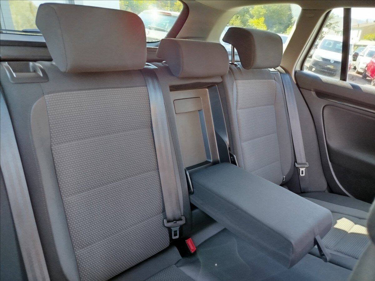 Volkswagen Golf Kombi 2,0 l 103 kw