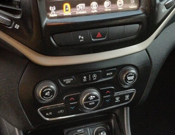 Jeep Cherokee SUV / Terénní 0,0 103 kw