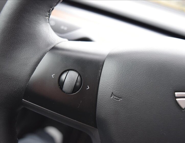 Tesla Model 3 Sedan 0,0 366 kw