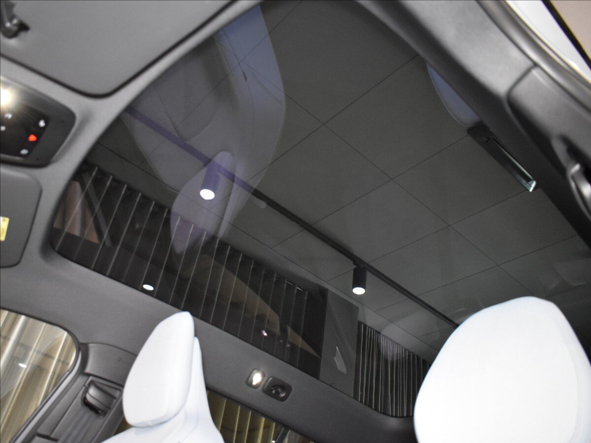 Volvo EX30 SUV / Terénní 0,0 315 kw