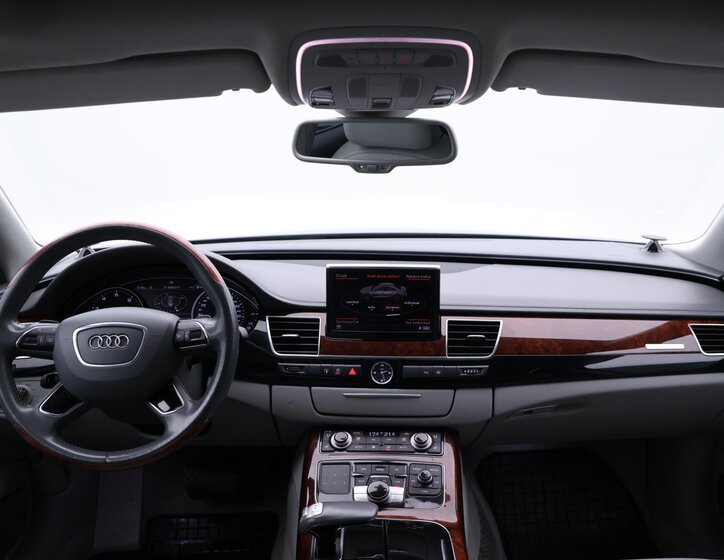 Audi A8 Sedan 4,2 l 273 kw