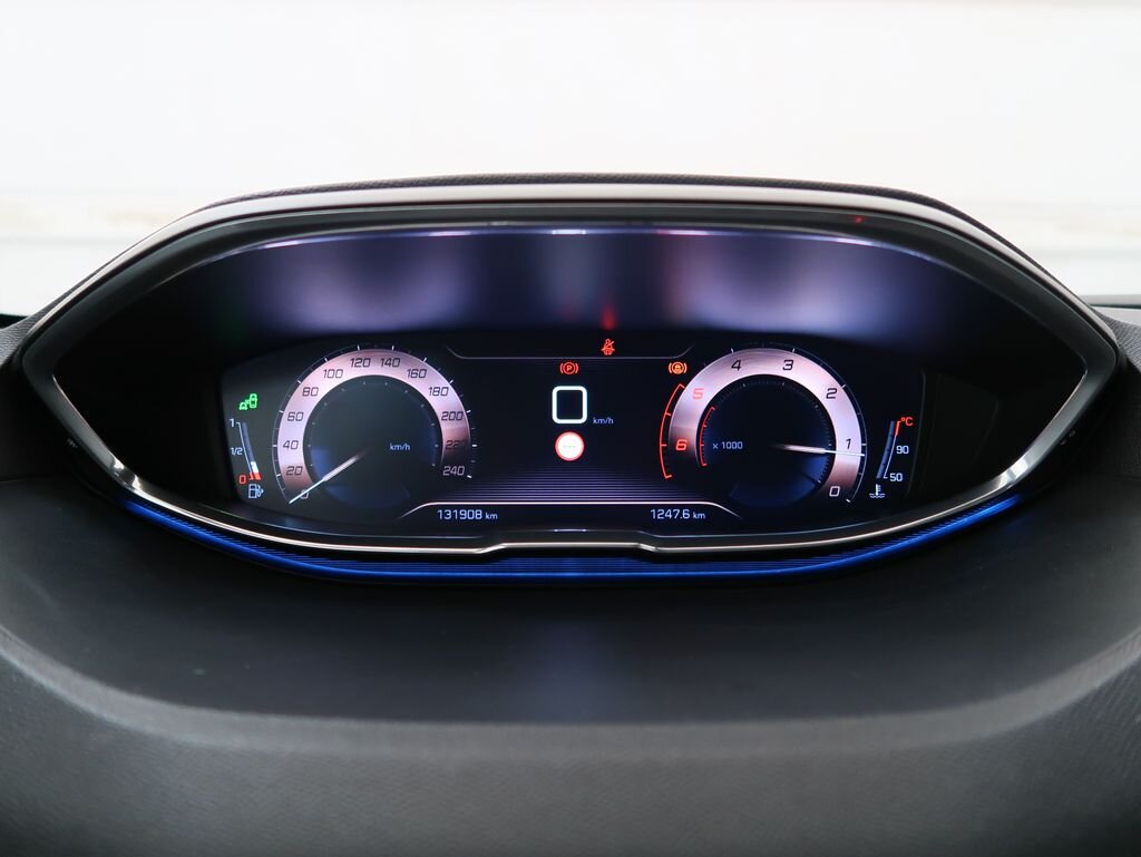 Peugeot 3008 SUV 2,0 l 110 kw