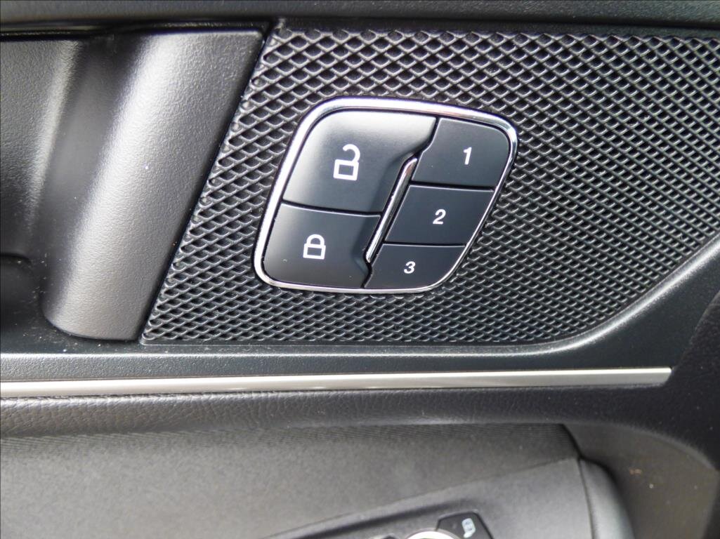 Ford S-MAX MPV 2,0 l 110 kw