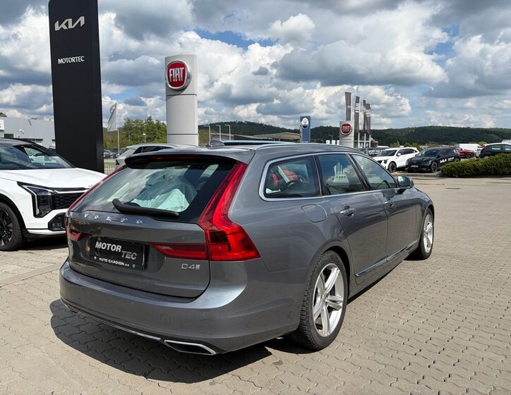 Volvo V90 Kombi 2,0 l 140 kw