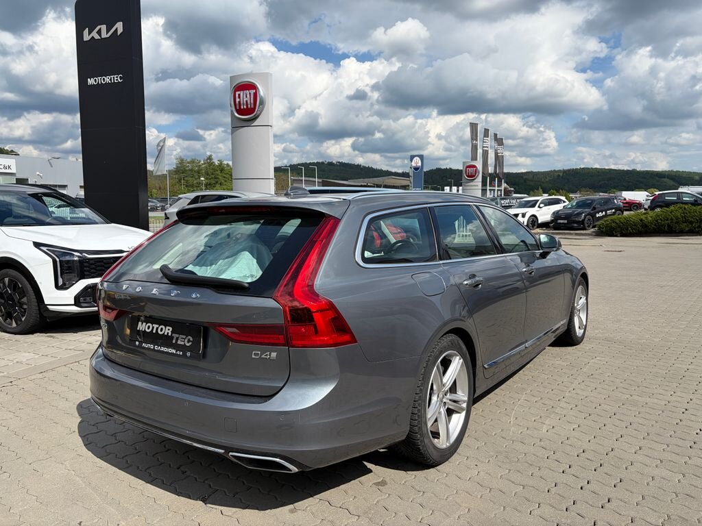Volvo V90 Kombi 2,0 l 140 kw