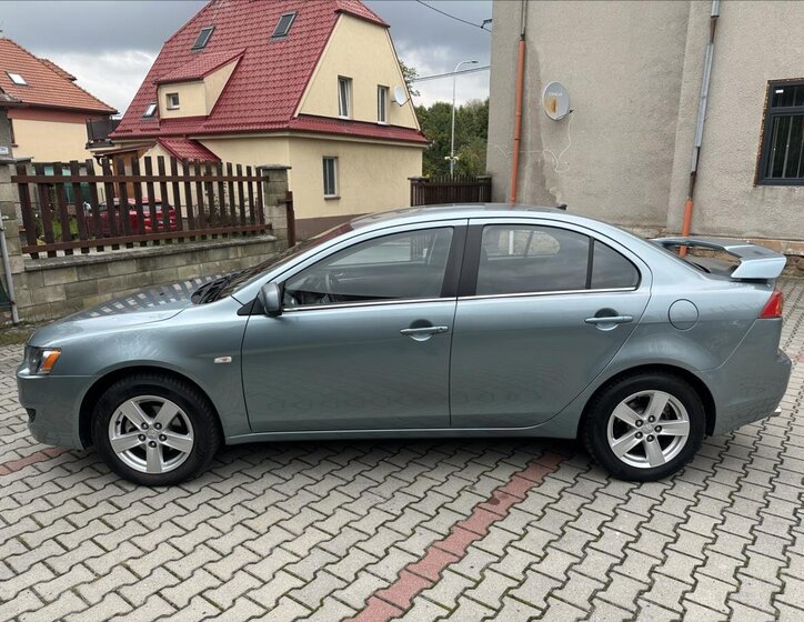 Mitsubishi Lancer Sedan / Limuzína 1,8 l 105 kw